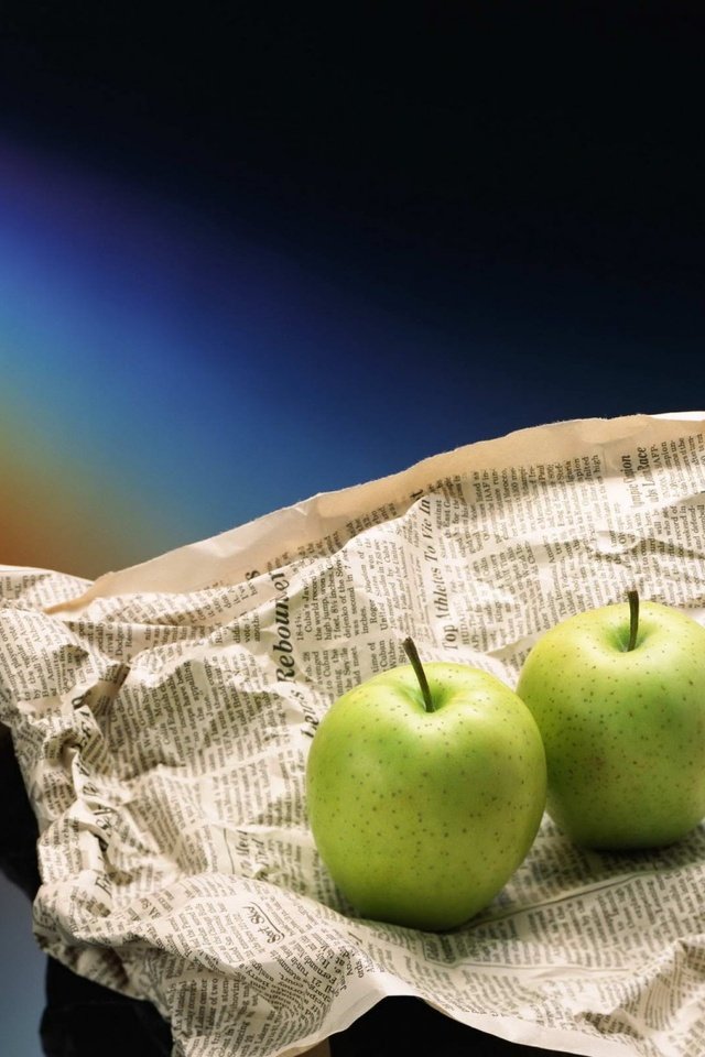 Обои фон, фрукты, яблоки, радуга, газета, background, fruit, apples, rainbow, newspaper разрешение 1920x1200 Загрузить