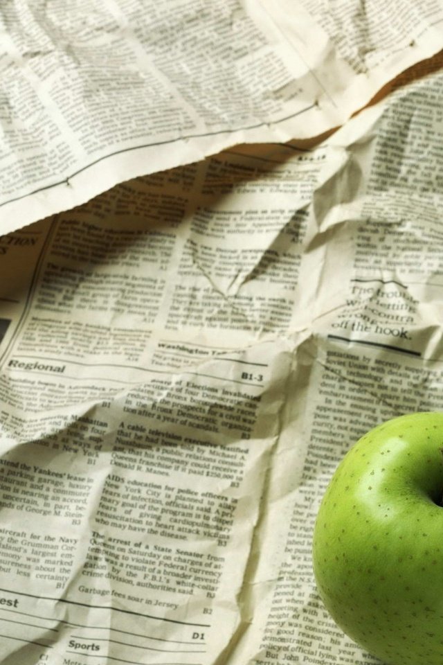 Обои фрукты, яблоки, яблоко, газета, зеленое, fruit, apples, apple, newspaper, green разрешение 1920x1200 Загрузить