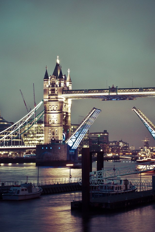 Обои огни, вода, корабли, лондон, англия, тауэрский мост, lights, water, ships, london, england, tower bridge разрешение 1920x1080 Загрузить