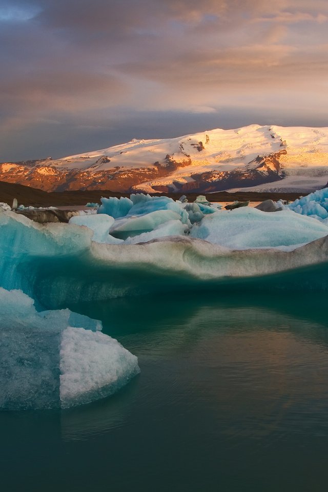 Обои горы, снег, залив, исландия, айсберги, mountains, snow, bay, iceland, icebergs разрешение 2048x1365 Загрузить