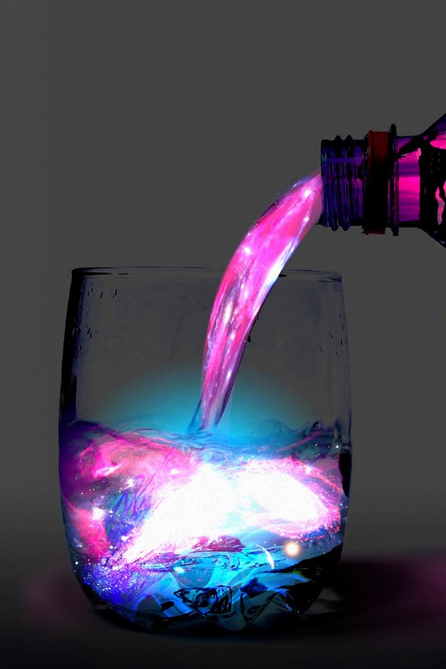 Обои вода, стакан, бутылка, космическая, абстрактрая вода, разноцветная жидкость льется в бокал, water, glass, bottle, space, abstracta water, colored liquid pouring into a glass разрешение 1920x1080 Загрузить