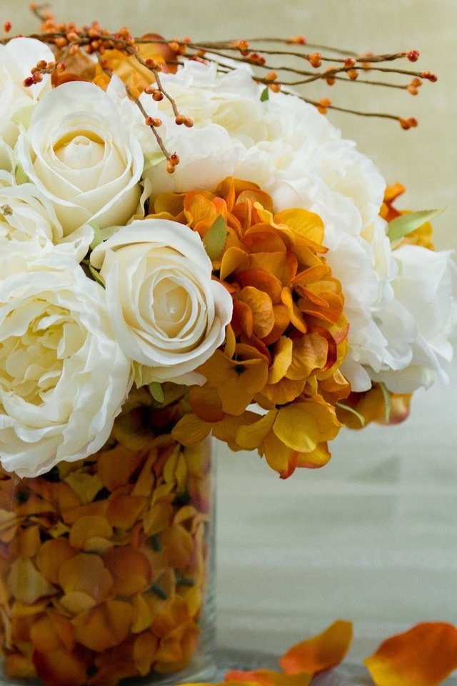 Обои цветы, вазочка, розы, лепестки, букет, ваза, букетик, цветочки, пионы, гортензия, hydrangea, flowers, roses, petals, bouquet, vase, a bunch, peonies разрешение 2560x1600 Загрузить