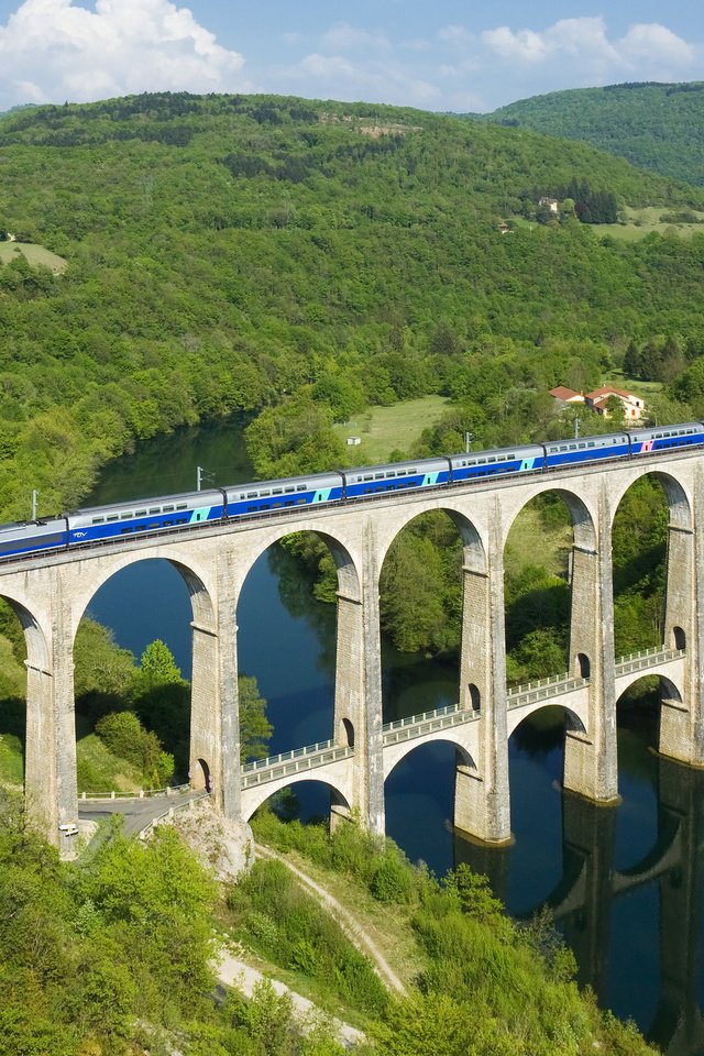 Обои река, лес, мост, поезд, франция, cize-bolozon viaduct, river, forest, bridge, train, france разрешение 2560x1600 Загрузить