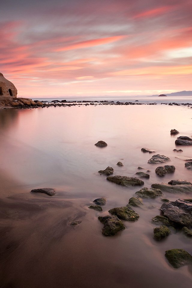 Обои небо, отлив, облака, скалы, природа, камни, море, побережье, бухта, the sky, tide, clouds, rocks, nature, stones, sea, coast, bay разрешение 1920x1200 Загрузить