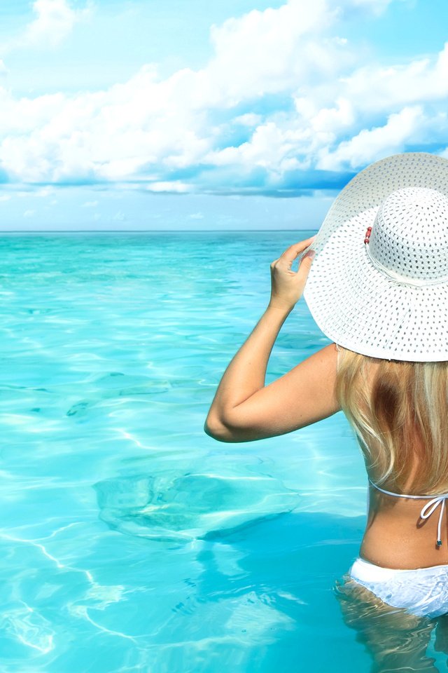 Обои вода, девушка, море, блондинка, шляпа, water, girl, sea, blonde, hat разрешение 2560x1920 Загрузить