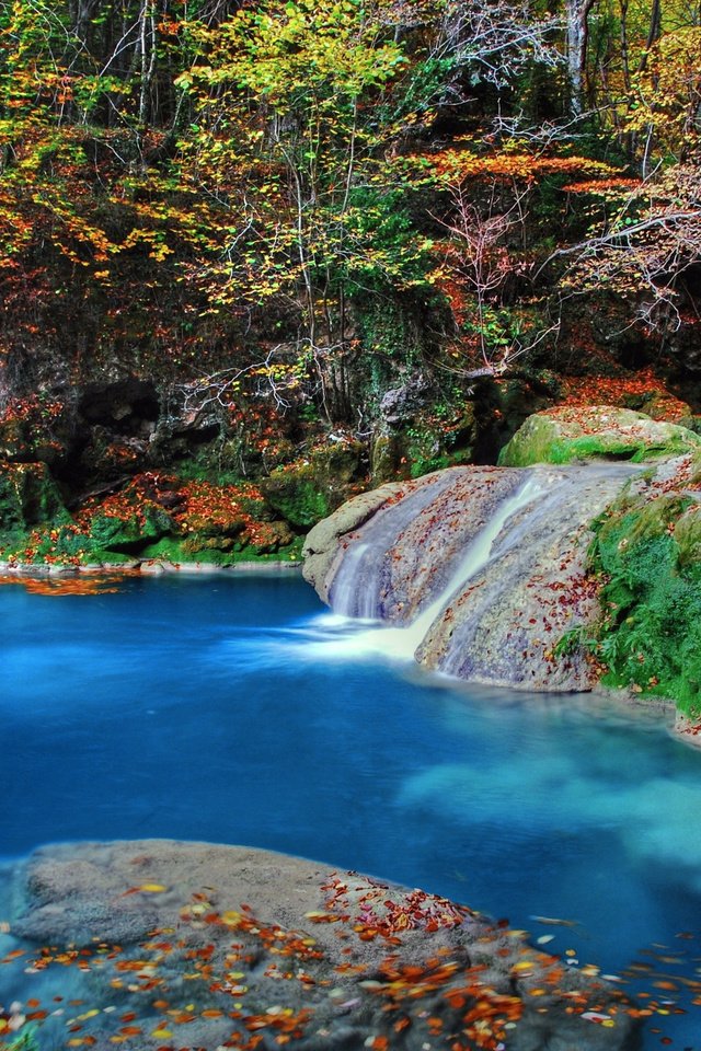 Обои скалы, водопад, осень, испания, каскад, rocks, waterfall, autumn, spain, cascade разрешение 2294x1536 Загрузить