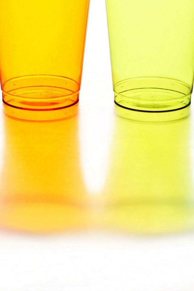 Обои желтый, cтекло, отражение, синий, цвет, оранжевый, розовый, посуда, стаканы, yellow, glass, reflection, blue, color, orange, pink, dishes, glasses разрешение 2317x1200 Загрузить
