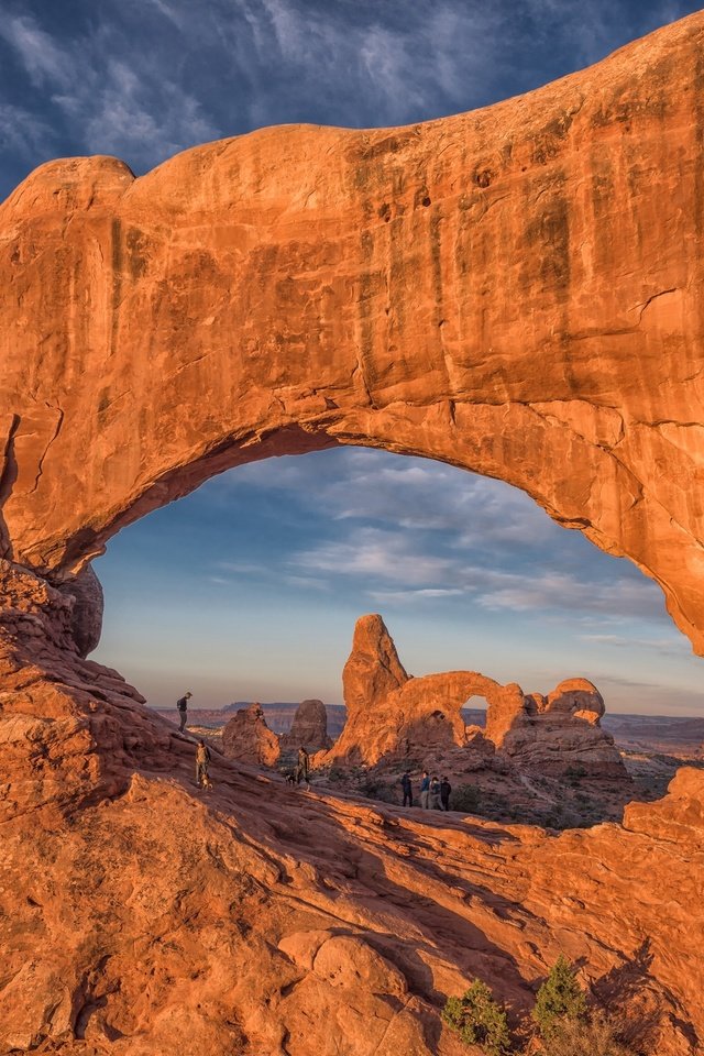 Обои небо, горы, скала, сша, юта, арка, национальный парк арки, the sky, mountains, rock, usa, utah, arch, arches national park разрешение 2048x1367 Загрузить