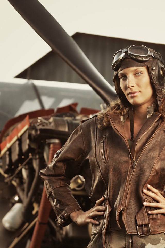 Обои девушка, самолет, пилот, куртка, шатенка, girl, the plane, pilot, jacket, brown hair разрешение 5000x3333 Загрузить