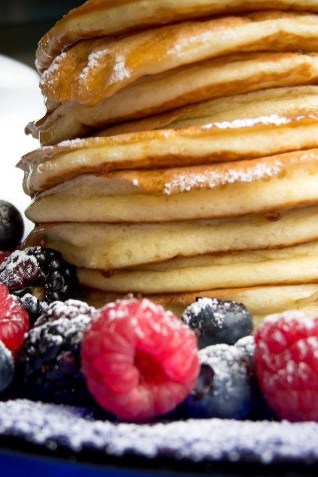 Обои малина, ягоды, лесные ягоды, черника, завтрак, выпечка, блинчики, блины, raspberry, berries, blueberries, breakfast, cakes, pancakes разрешение 3840x2160 Загрузить