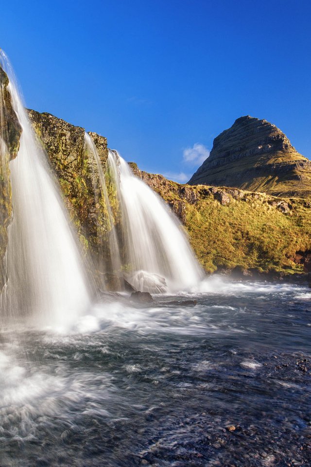 Обои небо, горы, скалы, водопад, исландия, snæfellsnes national park, киркьюфетль, the sky, mountains, rocks, waterfall, iceland, kirkjufell разрешение 2048x1371 Загрузить