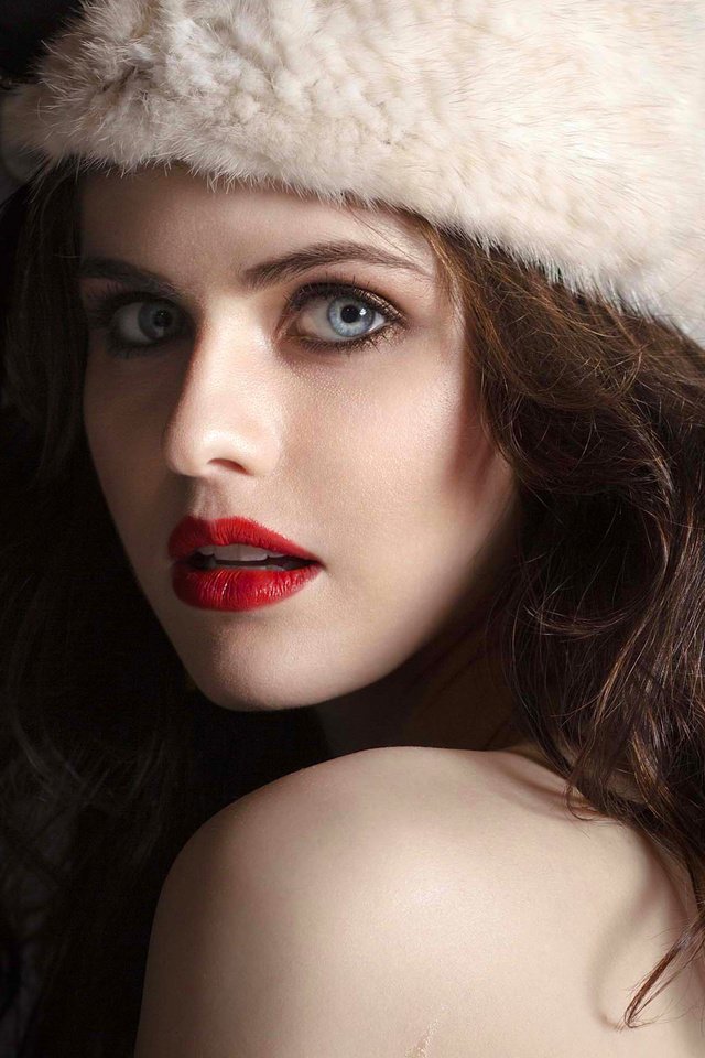 Обои актриса, снегурочка, александра даддарио, alexra daddario, новогодняя шапка, actress, maiden, alexandra daddario, christmas hat разрешение 2880x1800 Загрузить