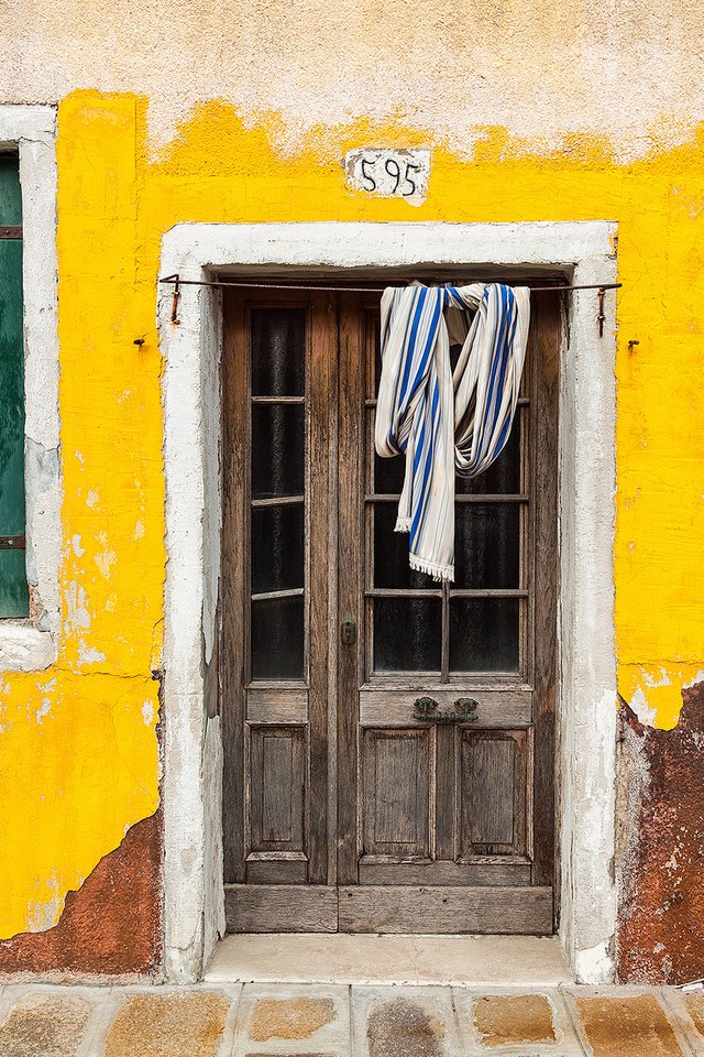 Обои дверь, дом, италия, окна, бурано, the door, house, italy, windows, burano разрешение 2000x1333 Загрузить