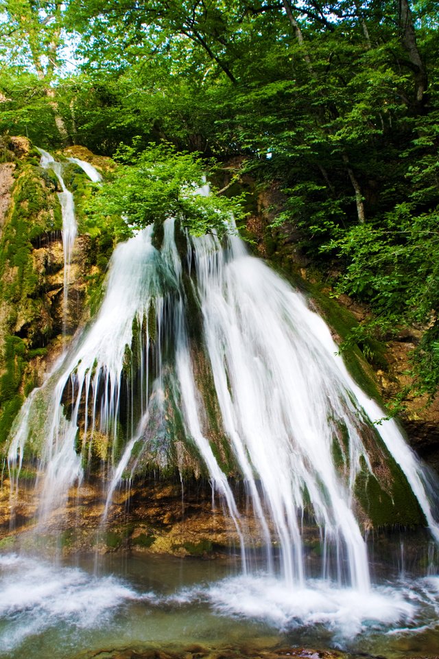 Обои деревья, камни, лес, скала, водопад, хорватия, plitvice lakes national park, trees, stones, forest, rock, waterfall, croatia разрешение 2900x2420 Загрузить