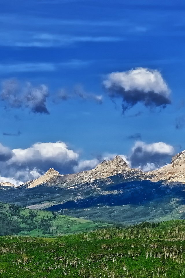 Обои небо, облака, деревья, горы, долина, the sky, clouds, trees, mountains, valley разрешение 2048x1255 Загрузить