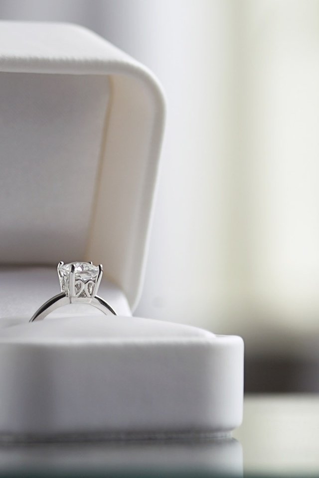 Обои кольцо, свадьба, коробка, украшение, бриллиант, ювелирные изделия, ring, wedding, box, decoration, diamond, jewelry разрешение 1920x1200 Загрузить