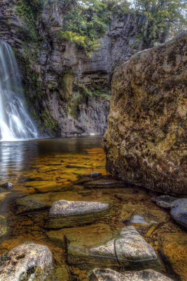 Обои скалы, камни, водопад, великобритания, hdr, thorton force waterfall, rocks, stones, waterfall, uk, several attractions force waterfall разрешение 2880x1920 Загрузить