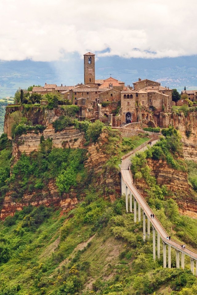 Обои италия, умбрия, civita di bagnoregio, чивита баньореджо, italy, umbria, civita bagnoregio разрешение 4288x2848 Загрузить