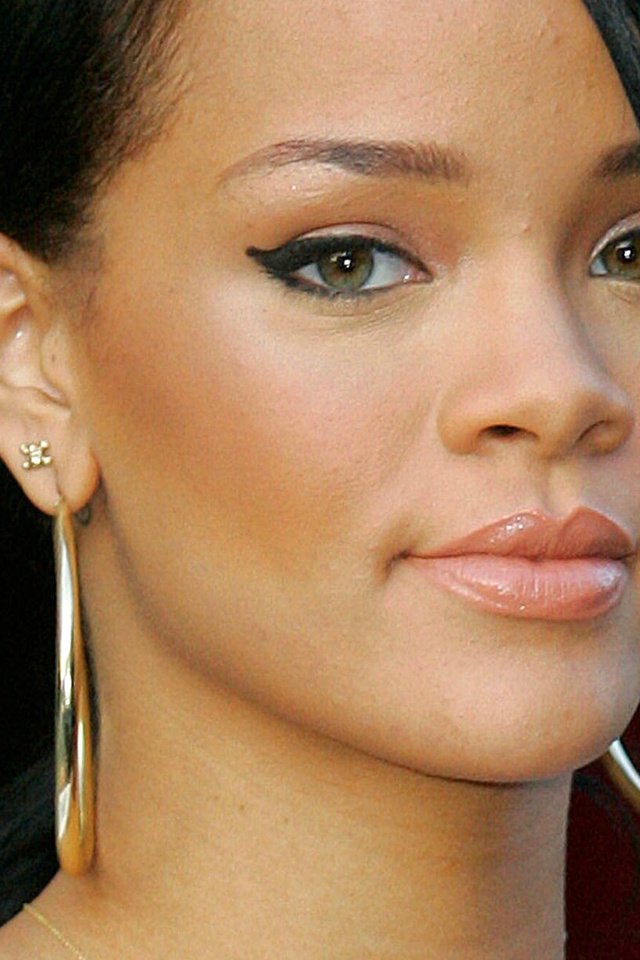 Обои взгляд, модель, лицо, актриса, певица, сёрьги, рианна, look, model, face, actress, singer, earrings, rihanna разрешение 1920x1224 Загрузить