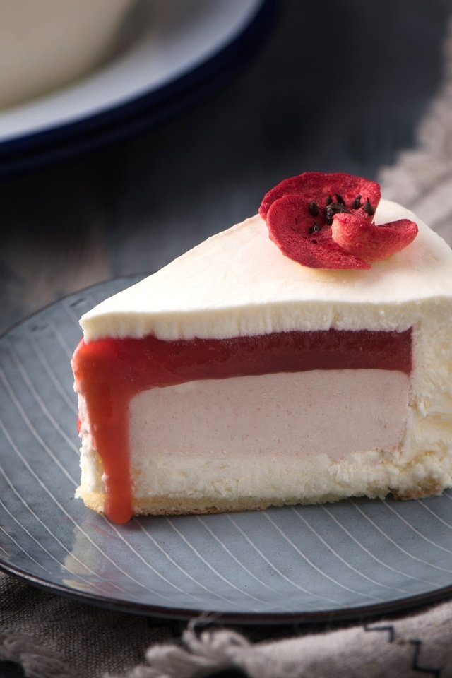 Обои крем для торта, клубника, торт, десерт, кусок, cream cake, strawberry, cake, dessert, piece разрешение 2048x1367 Загрузить