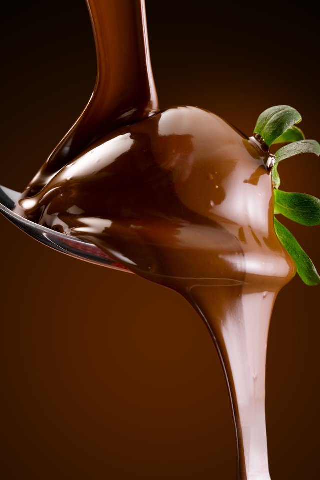 Обои клубника, шоколад, десерт, ложечка, в шоколаде, ложка, chocolate bath, strawberry, chocolate, dessert, spoon разрешение 5344x3973 Загрузить