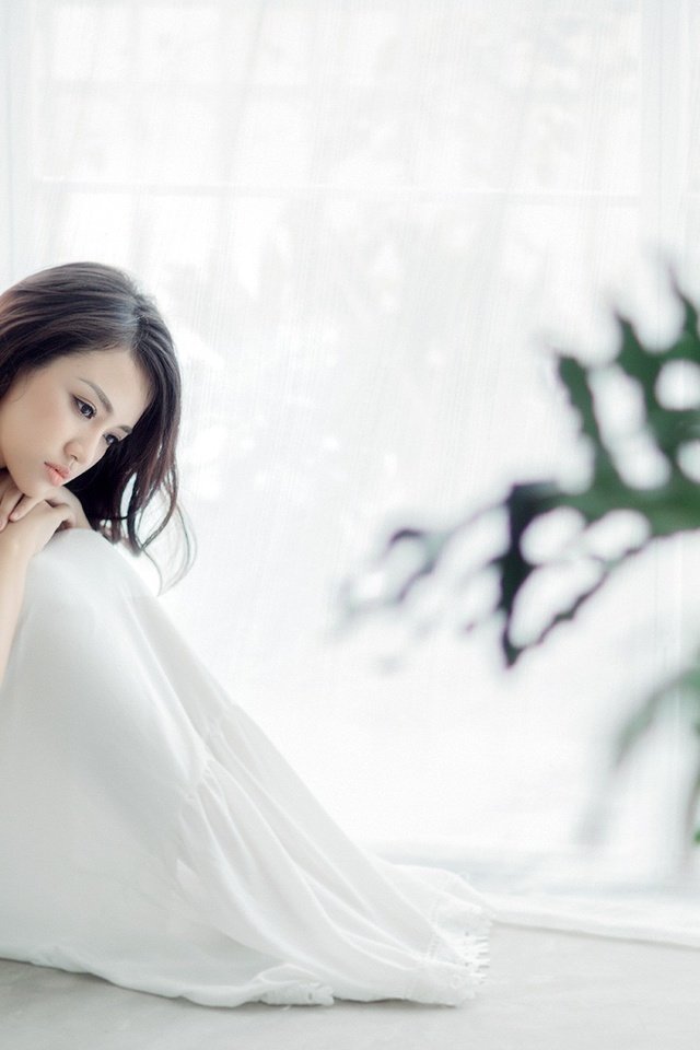 White asia. Азиатка в белом платье. Красивая азиатка в белом. Белокожая азиатка. Девушка брюнетка в белом платье.