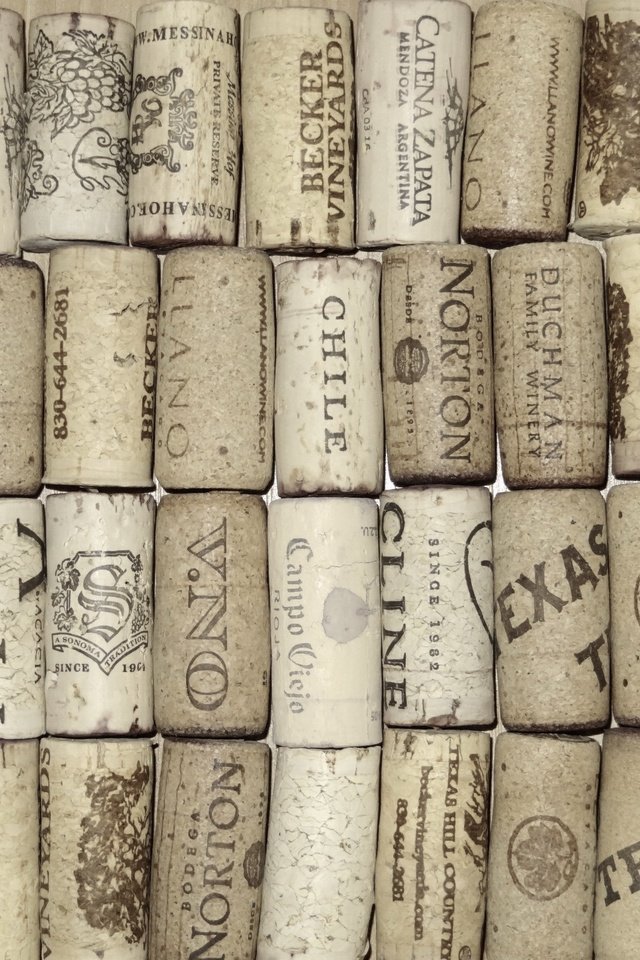 Обои текстура, макро, фон, пробки, бутылочные, cork collection, texture, macro, background, tube, bottle разрешение 2560x1738 Загрузить