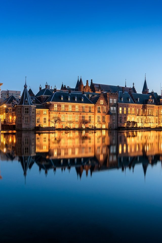 Обои вода, отражение, канал, нидерланды, голландия, den haag, гаага, parlement, water, reflection, channel, netherlands, holland, the hague разрешение 2048x1365 Загрузить