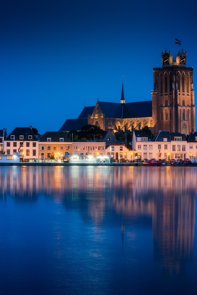 Обои ночь, огни, река, церковь, нидерланды, голландия, night, lights, river, church, netherlands, holland разрешение 2048x1365 Загрузить