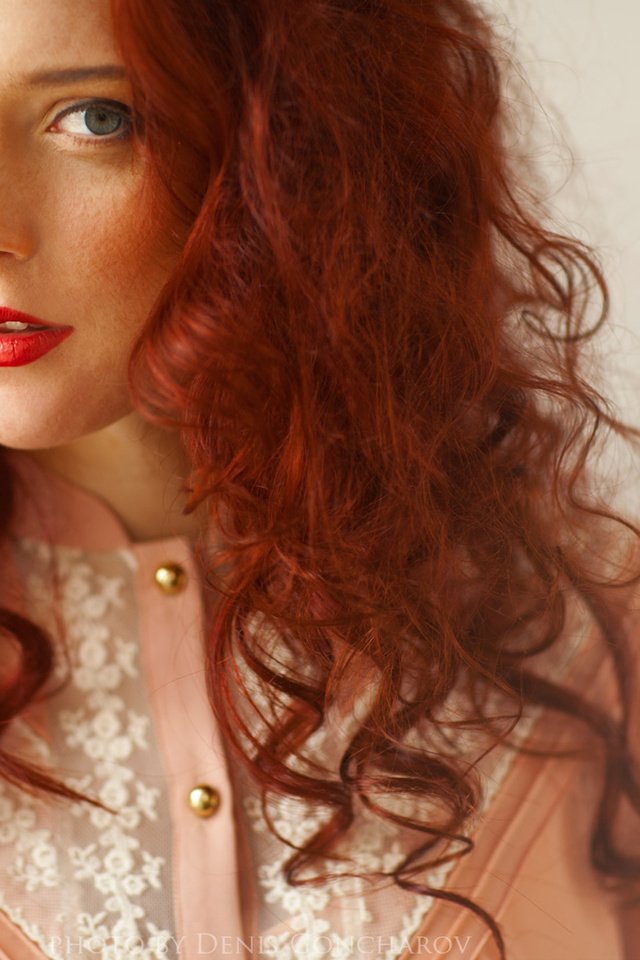 Обои девушка, портрет, взгляд, красные губы, рыжеволосая, рыжие волосы, denis goncharov, girl, portrait, look, red lips, redhead, red hair разрешение 2200x1376 Загрузить