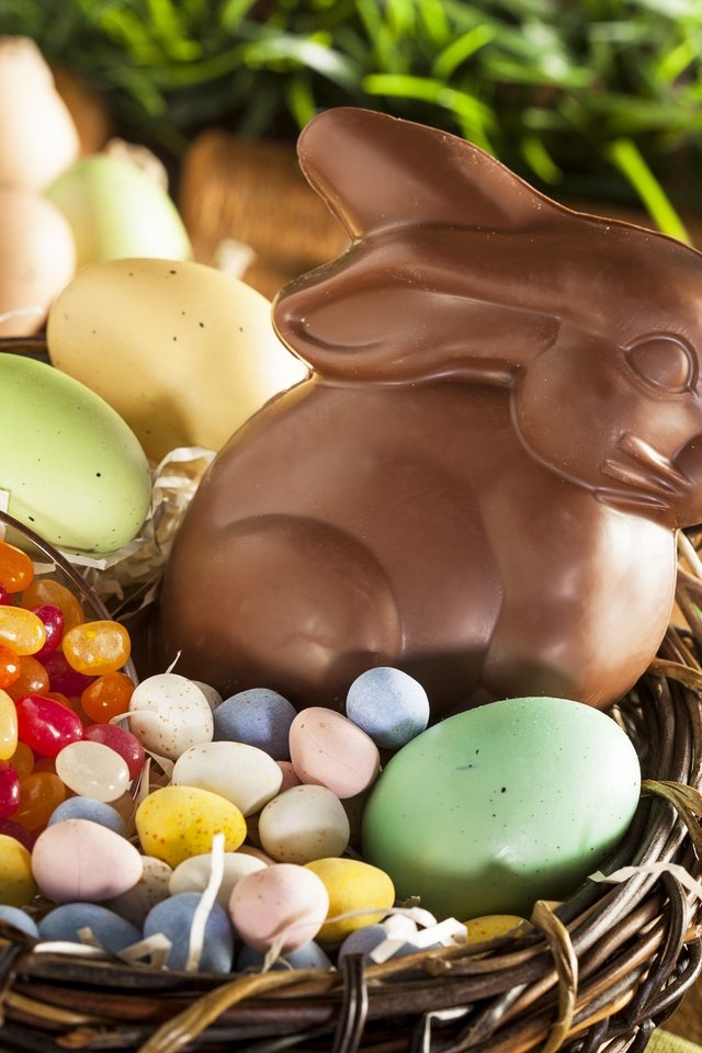 Обои конфеты, корзина, кролик, пасха, яйца, шоколад, candy, basket, rabbit, easter, eggs, chocolate разрешение 5616x3744 Загрузить