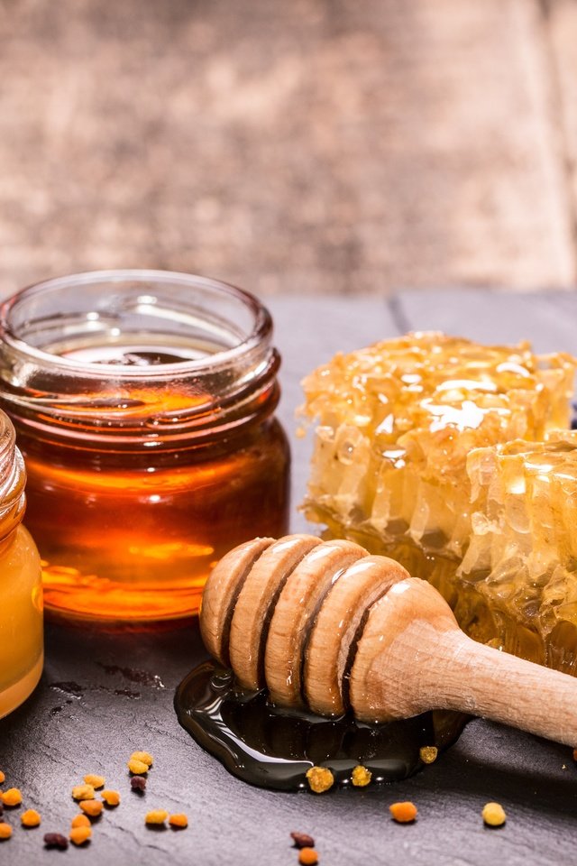 Обои лаванда, соты, сладкое, мед, ложка, баночки, lavender, cell, sweet, honey, spoon, jars разрешение 5472x3648 Загрузить
