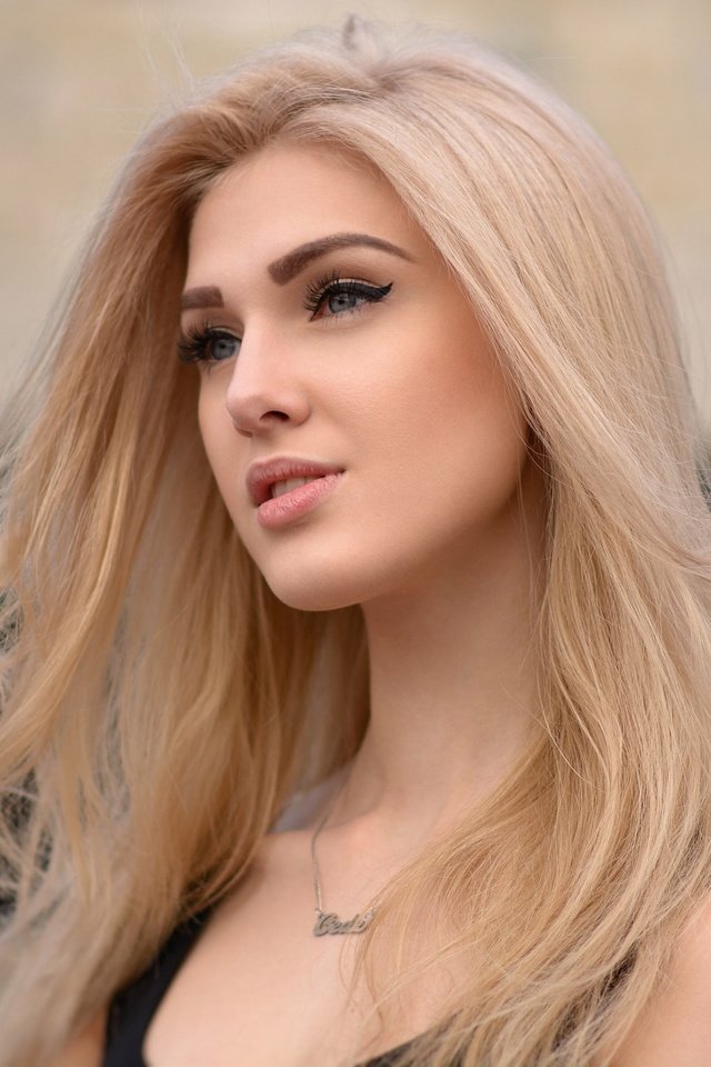 Обои девушка, блондинка, взгляд, волосы, лицо, olia gedz, girl, blonde, look, hair, face разрешение 2560x1707 Загрузить