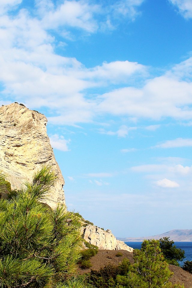 Обои небо, облака, скалы, пейзаж, море, побережье, крым, the sky, clouds, rocks, landscape, sea, coast, crimea разрешение 3840x2160 Загрузить