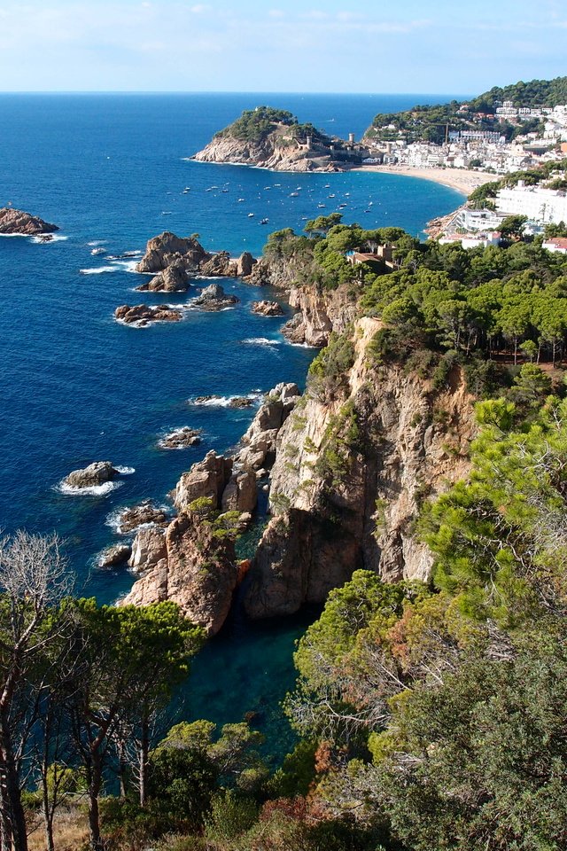 Обои скалы, море, побережье, испания, коста-брава, rocks, sea, coast, spain, costa brava разрешение 3648x2736 Загрузить