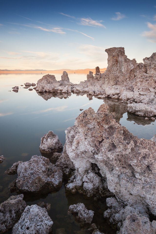 Обои озеро, скалы, пейзаж, озеро моно, lake, rocks, landscape, mono lake разрешение 3840x2400 Загрузить