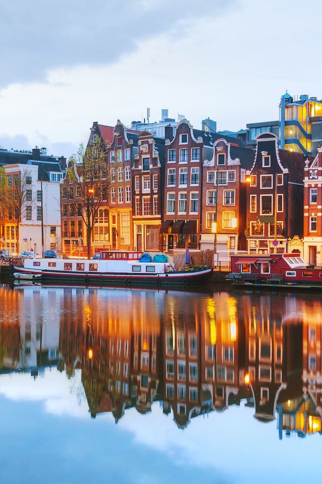 Обои река, отражение, город, дома, нидерланды, амстердам, river, reflection, the city, home, netherlands, amsterdam разрешение 1920x1200 Загрузить