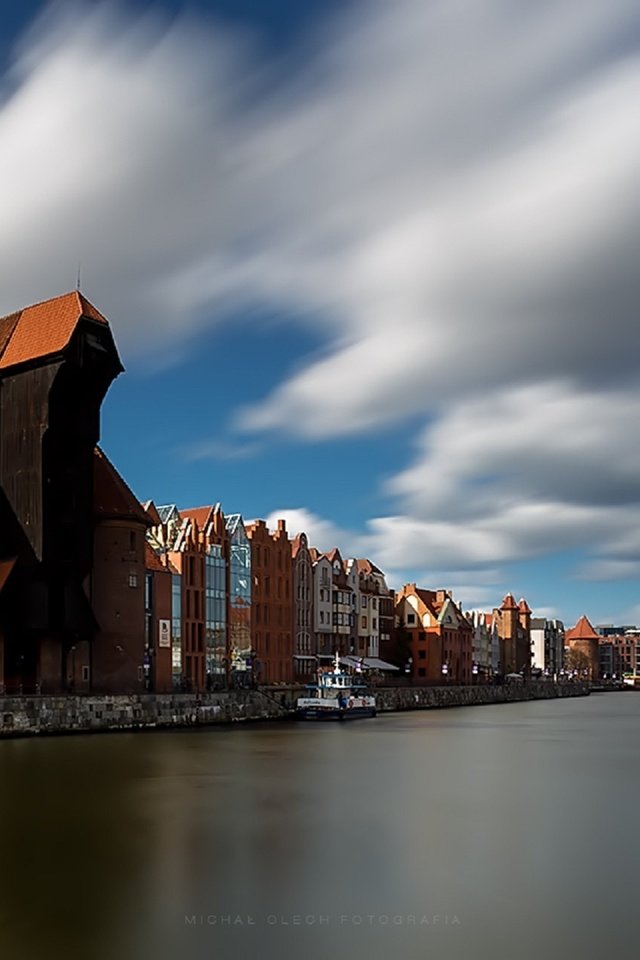 Обои небо, облака, река, дома, польша, гданьск, пароходы, the sky, clouds, river, home, poland, gdansk, steamers разрешение 1920x1280 Загрузить