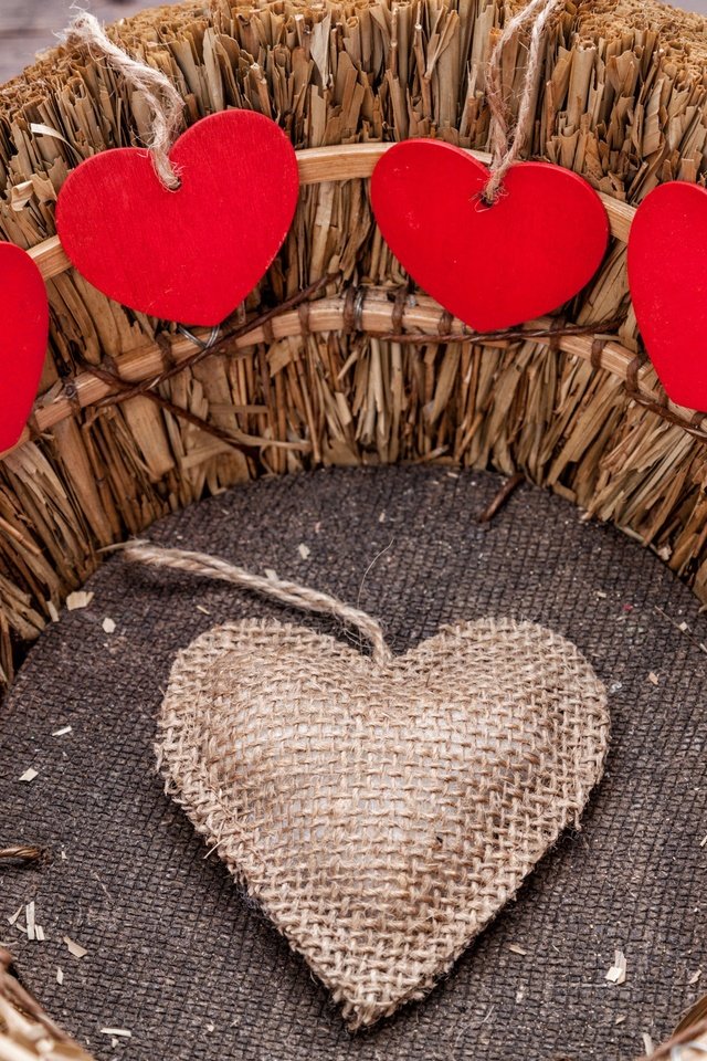 Обои сердце, любовь, романтика, подарок, сердечки, корзинка, день святого валентина, валентинки, heart, love, romance, gift, hearts, basket, valentine's day, valentines разрешение 2560x1747 Загрузить