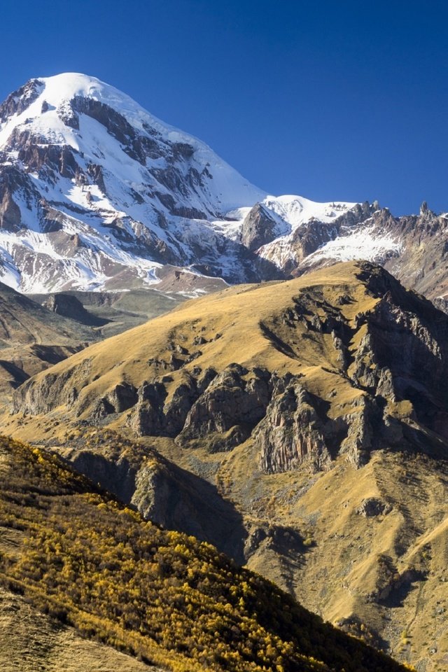 Обои горы, грузия, кавказ, казбек, гергети, alex tsarfin, mountains, georgia, the caucasus, kazbek, gergeti разрешение 1920x1281 Загрузить