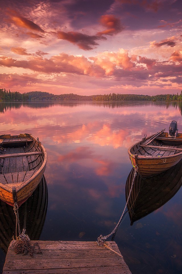 Обои небо, облака, озеро, закат, лодки, причал, the sky, clouds, lake, sunset, boats, pier разрешение 2048x1365 Загрузить