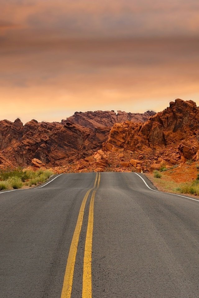 Обои небо, национальный парк, дорога, долина огня, облака, valley of fire state park, камни, пустыня, сша, невада, шоссе, the sky, national park, road, valley of fire, clouds, stones, desert, usa, nevada, highway разрешение 1920x1280 Загрузить