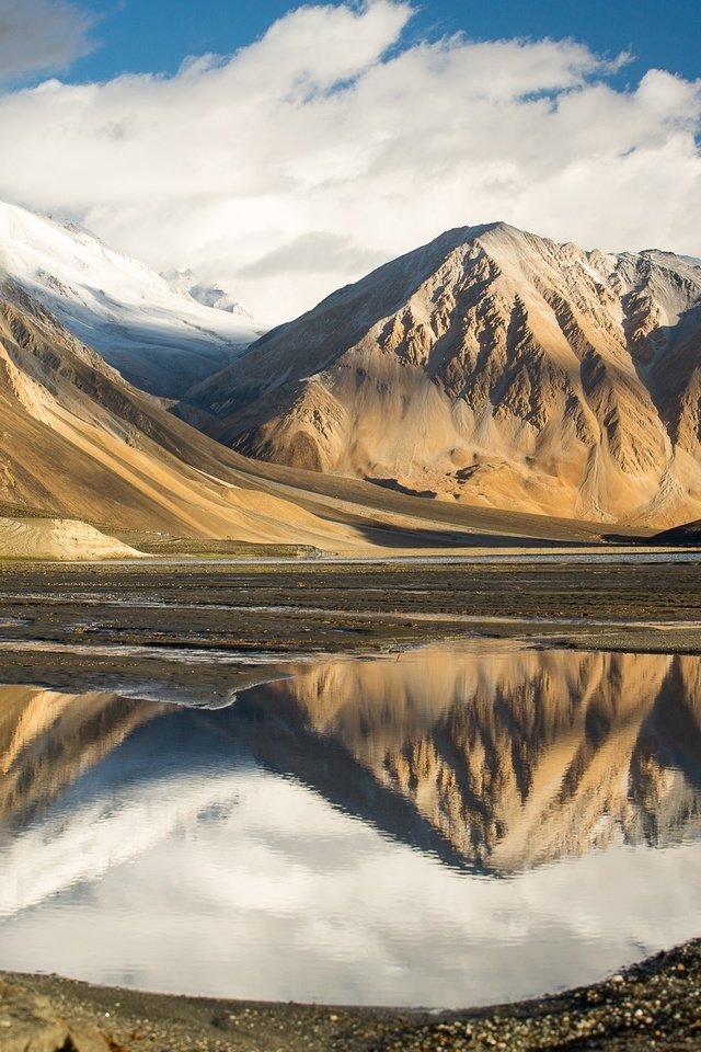 Обои небо, облака, озеро, горы, отражение, тибет, the sky, clouds, lake, mountains, reflection, tibet разрешение 1920x1280 Загрузить