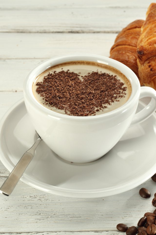 Обои кофе, блюдце, чашка, кофейные зерна, круассан, круассаны, coffee, saucer, cup, coffee beans, croissant, croissants разрешение 5616x3744 Загрузить