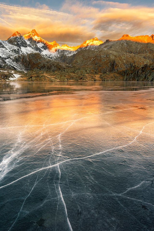 Обои небо, облака, озеро, горы, зима, пейзаж, лёд, the sky, clouds, lake, mountains, winter, landscape, ice разрешение 1920x1200 Загрузить