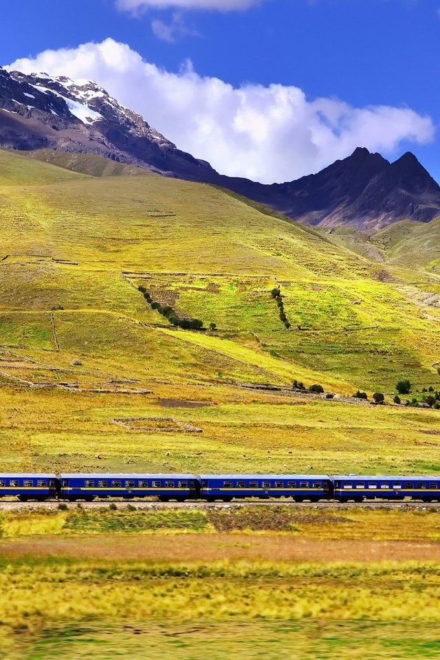 Обои небо, облака, горы, железная дорога, природа, поезд, альпы, the sky, clouds, mountains, railroad, nature, train, alps разрешение 2200x1360 Загрузить