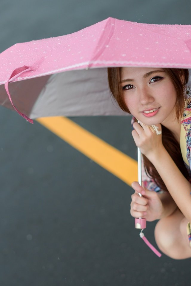 Обои девушка, улыбка, взгляд, волосы, лицо, зонтик, азиатка, girl, smile, look, hair, face, umbrella, asian разрешение 2048x1365 Загрузить
