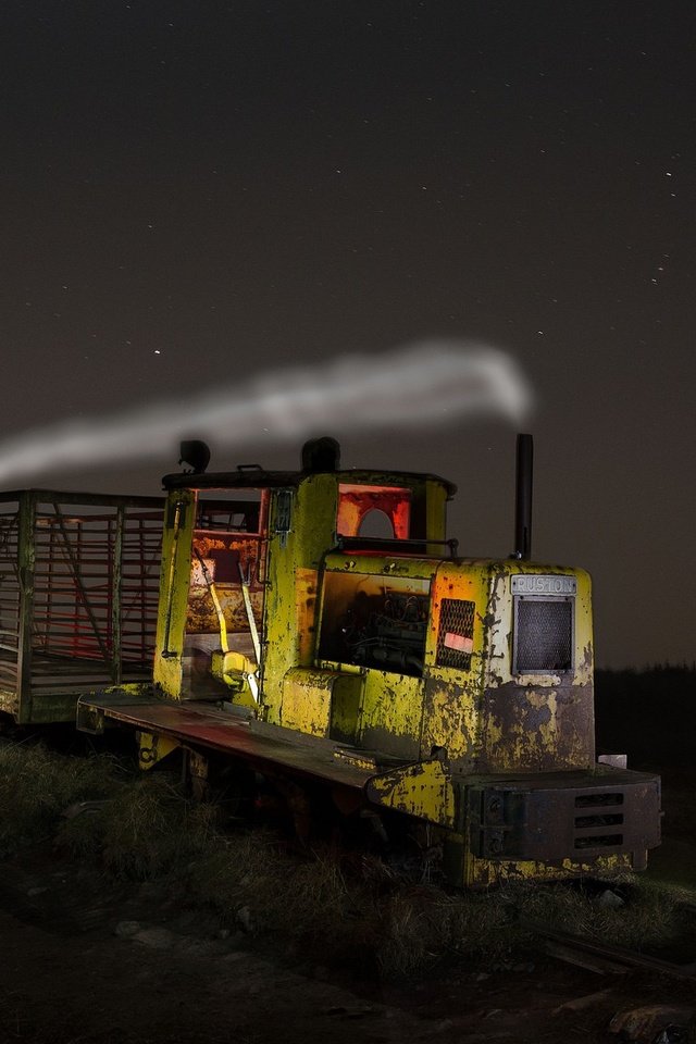 Обои ночь, железная дорога, поезд, локомотив, средство передвижения, night, railroad, train, locomotive, vehicle разрешение 2048x1152 Загрузить