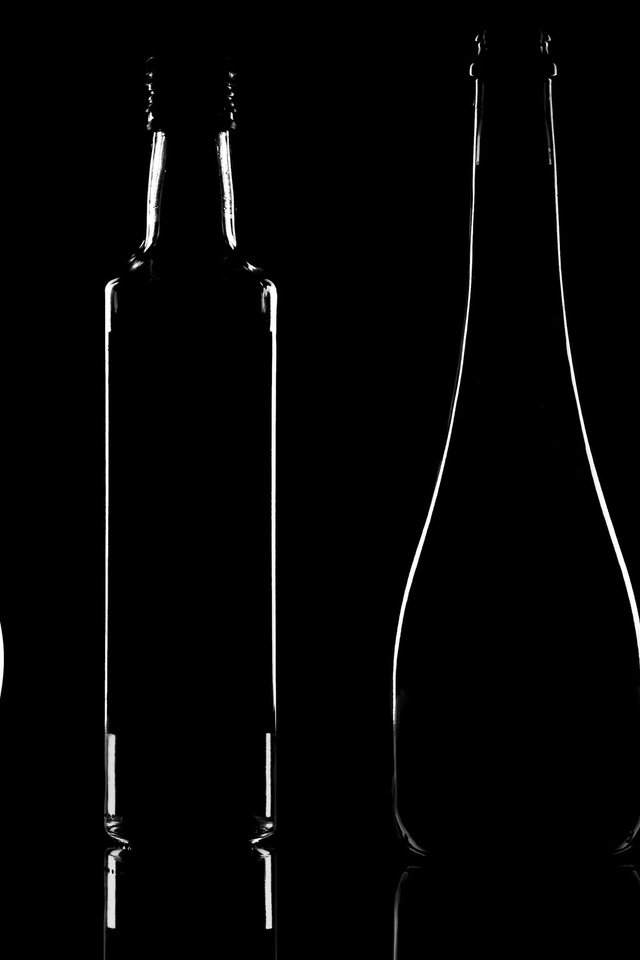Обои форма, черный фон, силуэт, посуда, бутылка, чашки, вазы, form, black background, silhouette, dishes, bottle, cup, vases разрешение 2560x1600 Загрузить