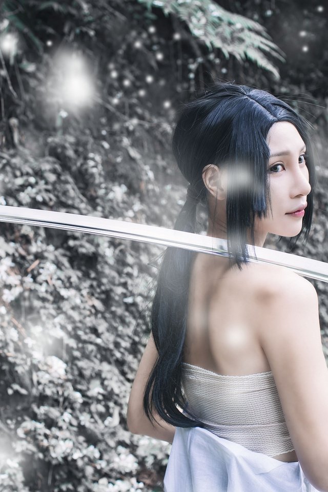Обои девушка, фон, меч, взгляд, волосы, азиатка, girl, background, sword, look, hair, asian разрешение 2048x1365 Загрузить